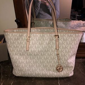 Michael Kors Vanilla Jet Set Bag